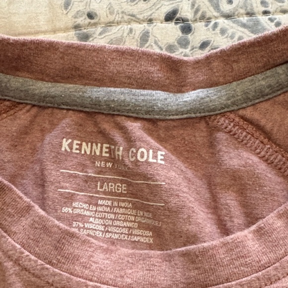 Kenneth Cole T-Shirt - Picture 2 of 2